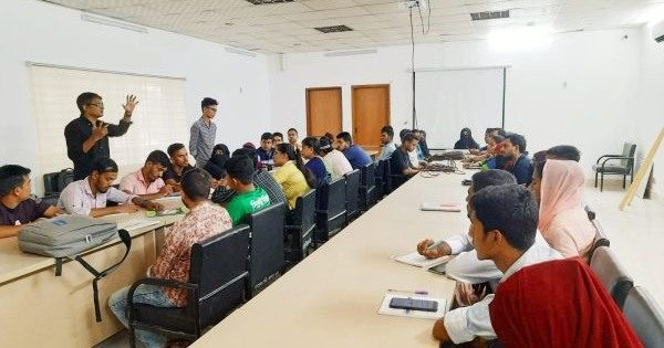 লাইভ ক্লাসে মেন্টরের সরাসরি গাইডলাইন